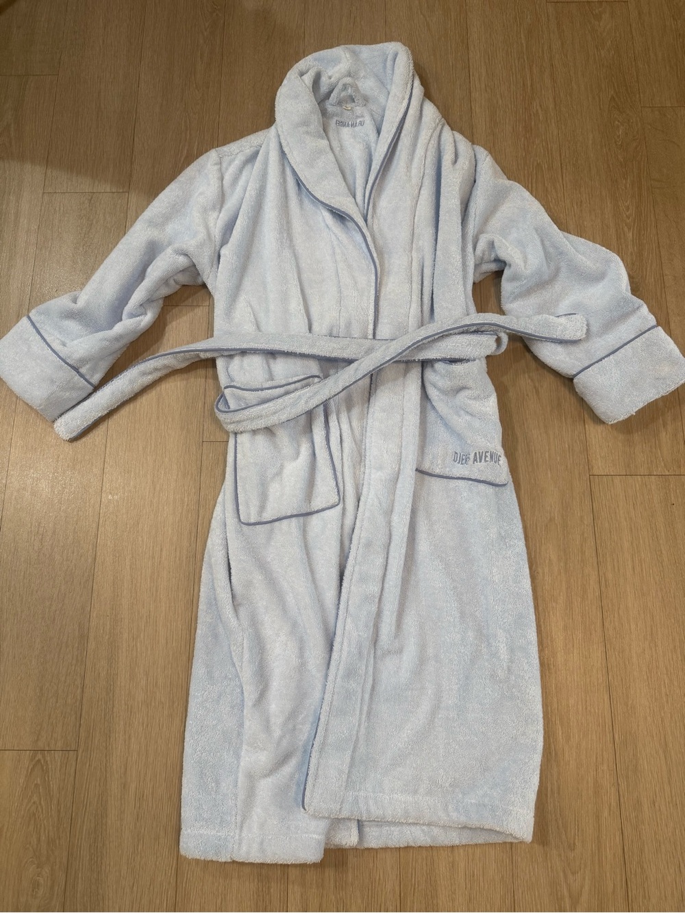 Djerf Avenue Robe